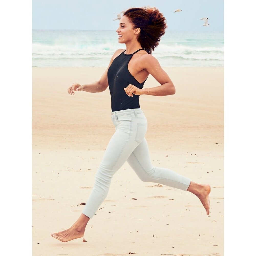 Athleta Sculptek Jeans Soft & Stretchy White Wash Denim